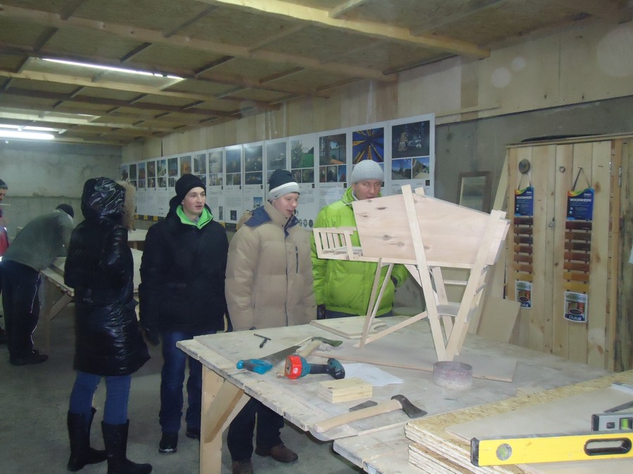 На Арх-Ферме (Тульская обл.) 2013г. Участие в конкурсе МИКРОДОМ. Архитектурный объект своими руками.