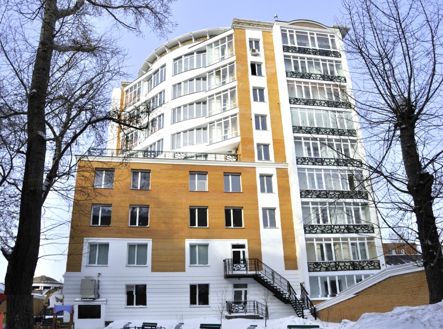 Многоэтажный жилой дом с общественными помещениями и двухъярусной подземной автостоянкой по ул. Карамзина в г.Новосибирске
